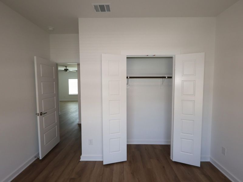 Spacious, unfurnished interior of a new home in Summerview, Fulshear (Image 24).