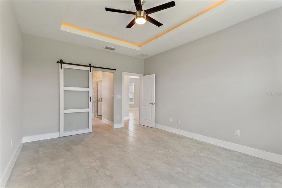 Spacious, unfurnished interior of a new home in , Arcadia (Image 31).