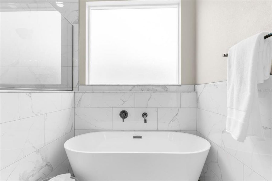 Close-up of interior finishes inside a home in , Weeki Wachee (Image 21).