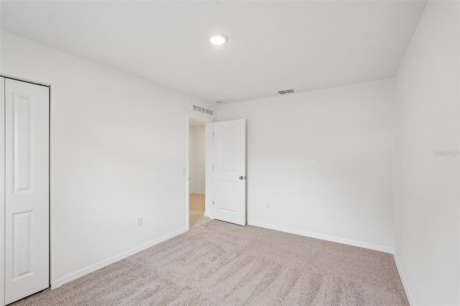 Spacious, unfurnished interior of a new home in Port Charlotte, Port Charlotte (Image 23).