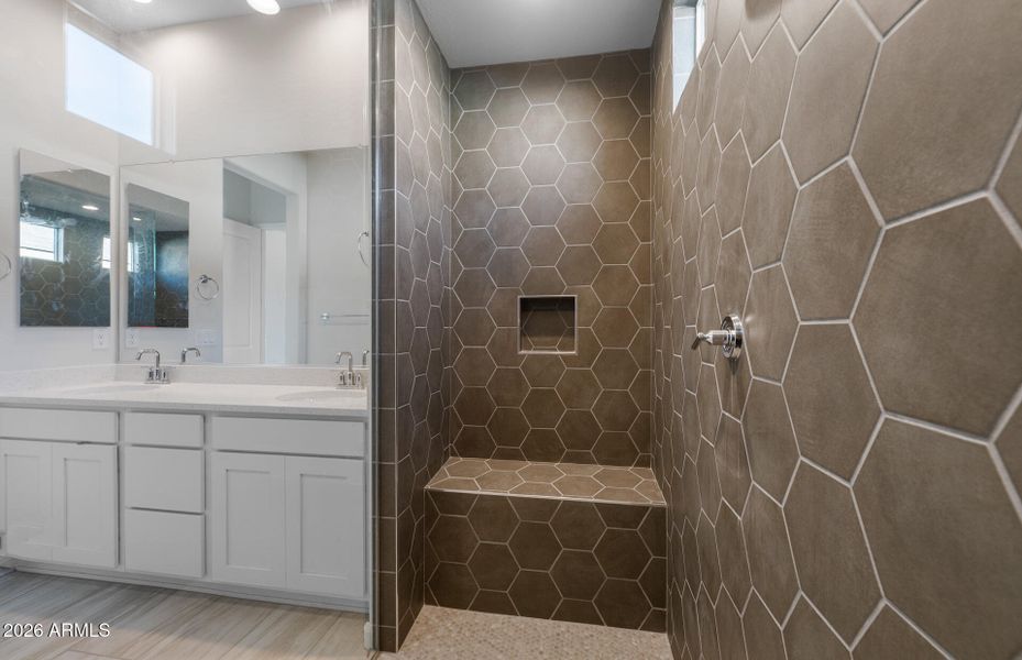 Owner's Bathroom Owner's Bathroom