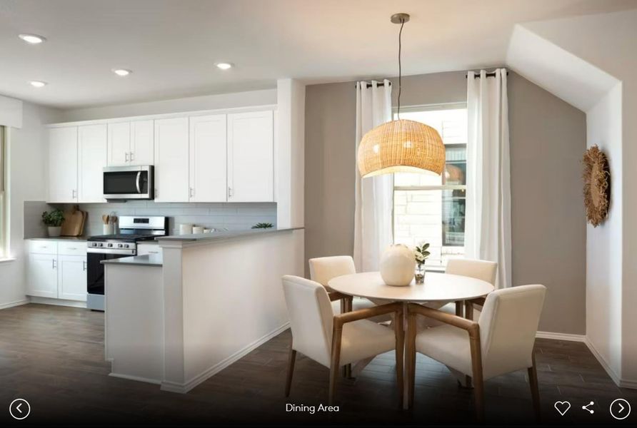 Photo of Pulte model home with same floor plan, not of actual home listed. Photo of Pulte model home with same floor plan, not of actual home listed.