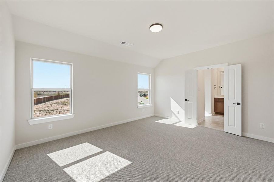 Spacious, unfurnished interior of a new home in Wildflower Ranch, Justin (Image 21).