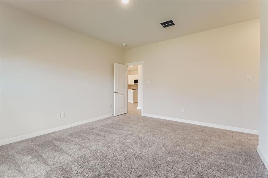 Spacious, unfurnished interior of a new home in MiraVerde, Crowley (Image 17).