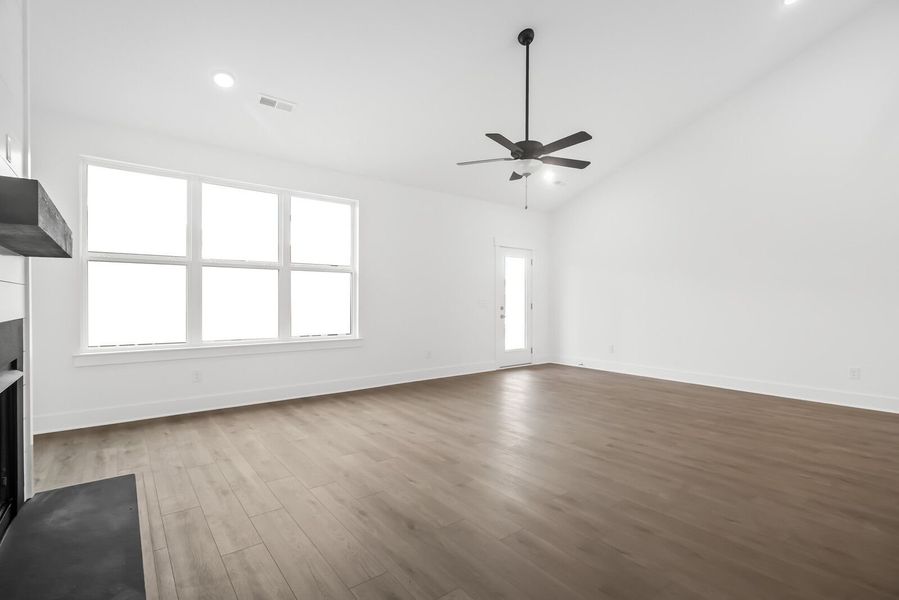 Representative unfurnished interior of a home built from the The Ridgeport by Davidson Homes LLC in Calista Farms, White House (Image 25). Representative unfurnished interior of a home built from the The Ridgeport by Davidson Homes LLC in Calista Farms, White House (Image 25).