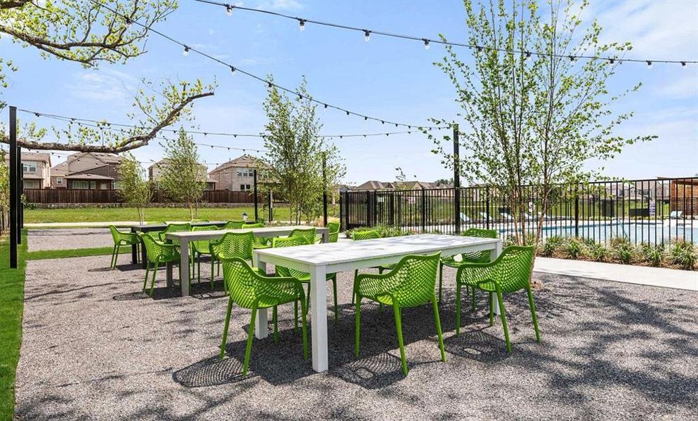 Sereno Oaks Courtyard