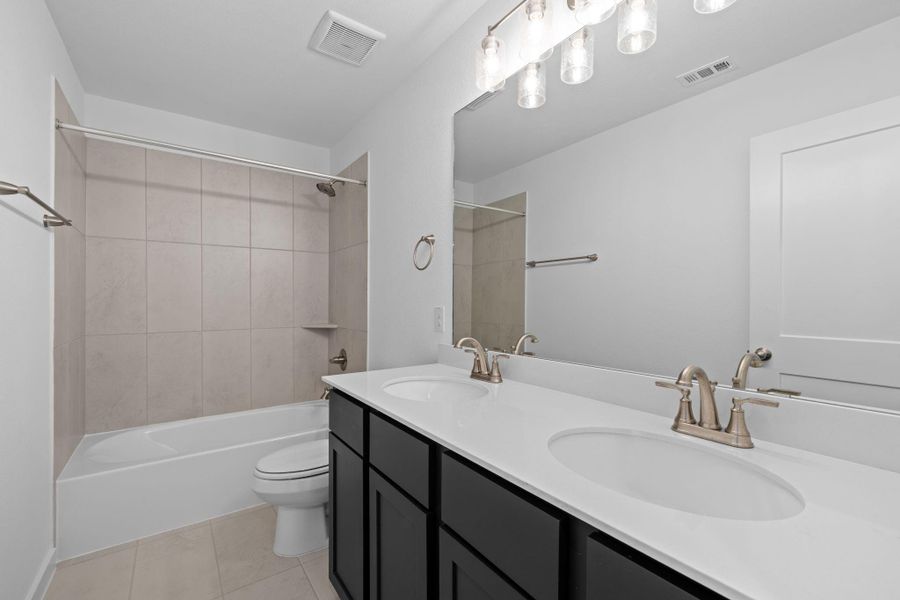 Whether you’re hosting family and friends or for the kiddos, our secondary bathrooms invite you to relax, refresh, and feel right at home.