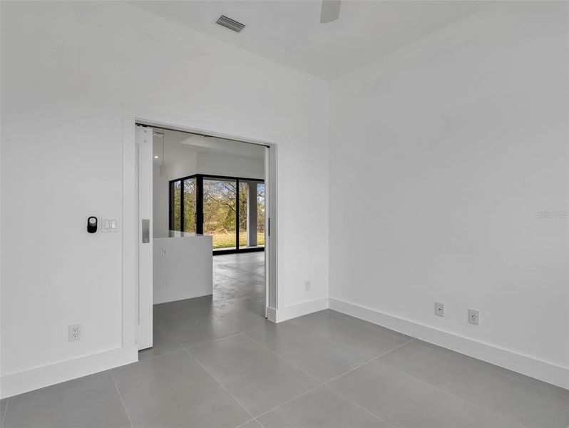 Spacious, unfurnished interior of a new home in , Port Charlotte (Image 44).
