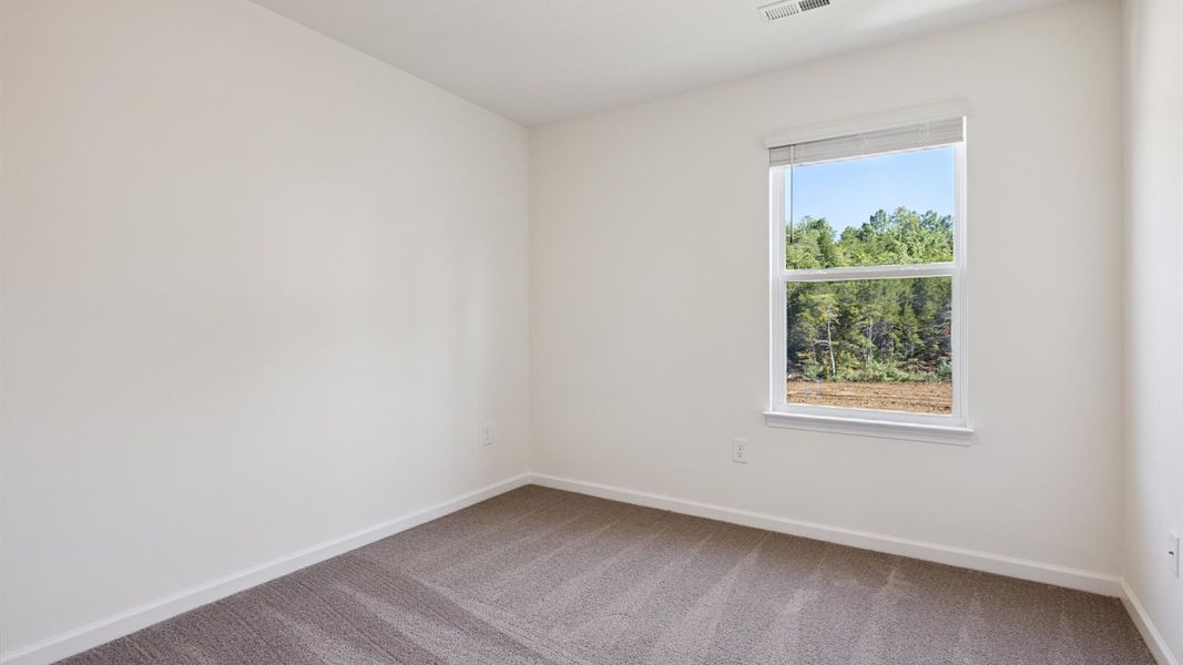Spacious, unfurnished interior of a new home in Cherokee Crossing, Kodak (Image 15).