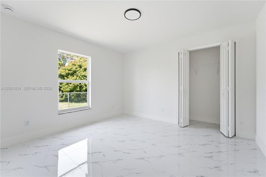 Spacious, unfurnished interior of a new home in , Port St. Lucie (Image 30).