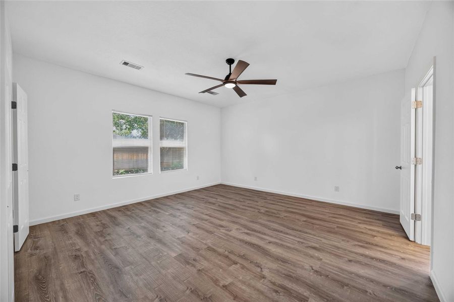 Spacious, unfurnished interior of a new home in , Texas City (Image 22). Spacious, unfurnished interior of a new home in , Texas City (Image 22).