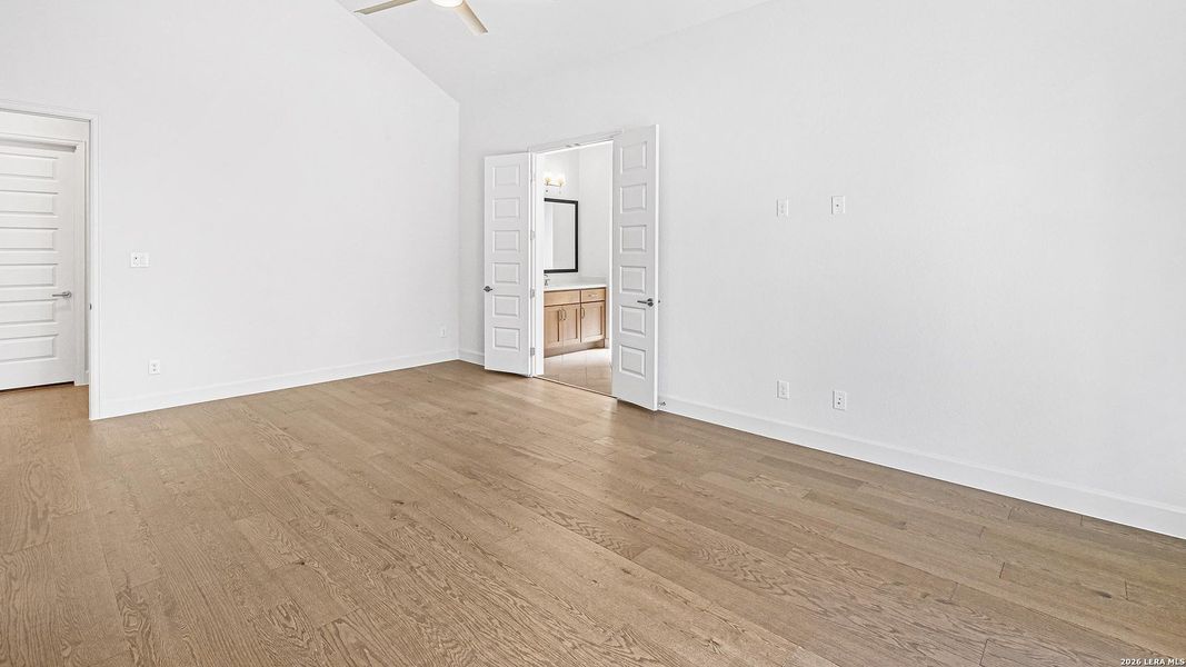 Spacious, unfurnished interior of a new home in Thornebrook, Bulverde (Image 20).