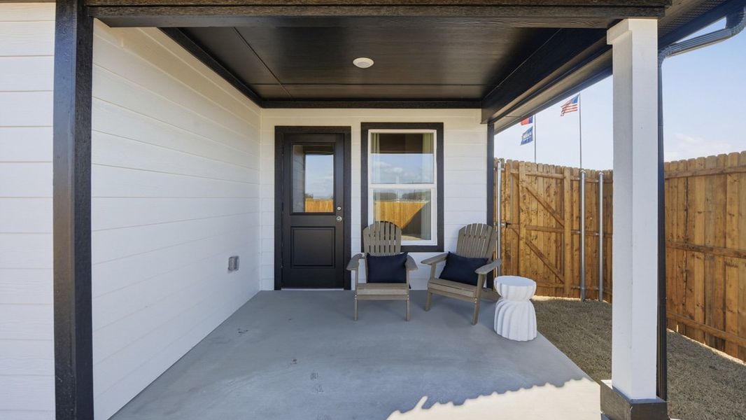 Representative exterior details of a home built from the Texas Cali by D.R. Horton in Dry Creek, Bridgeport (Image 4).