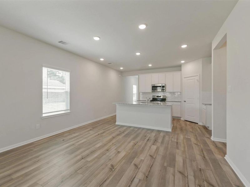 Spacious, unfurnished interior of a new home in The Villages at WestPointe, Dayton (Image 21).