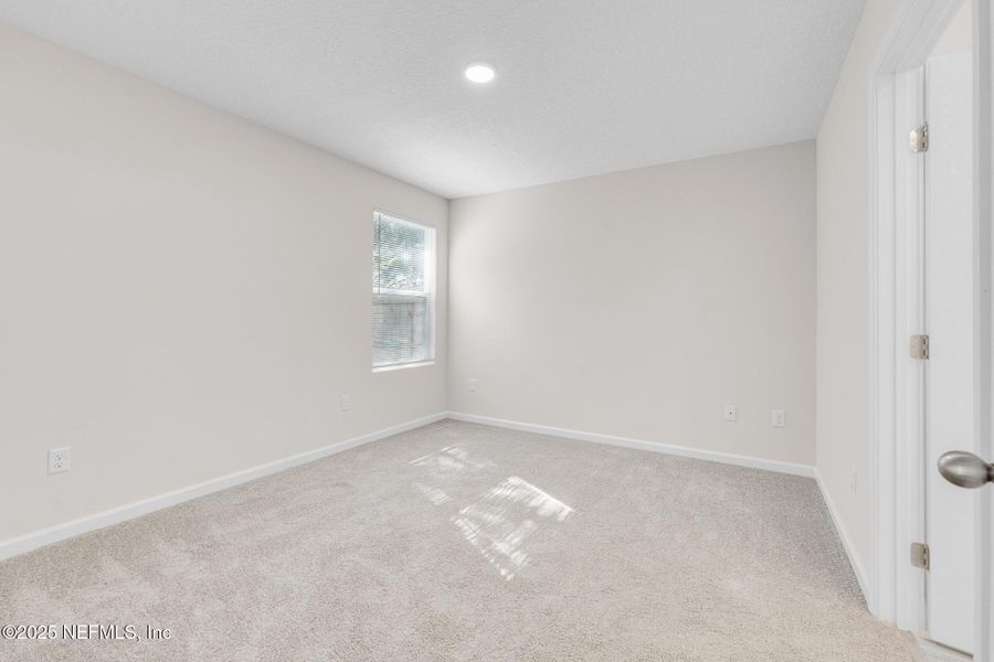 Spacious, unfurnished interior of a new home in , Jacksonville (Image 18).