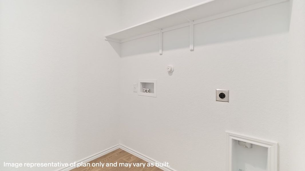 Representative unfurnished interior of a home built from the The Emory by D.R. Horton in Blue Ridge Ranch, San Antonio (Image 19). Representative unfurnished interior of a home built from the The Emory by D.R. Horton in Blue Ridge Ranch, San Antonio (Image 19).