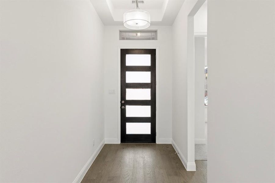 03. 3306 Agnew - Entry