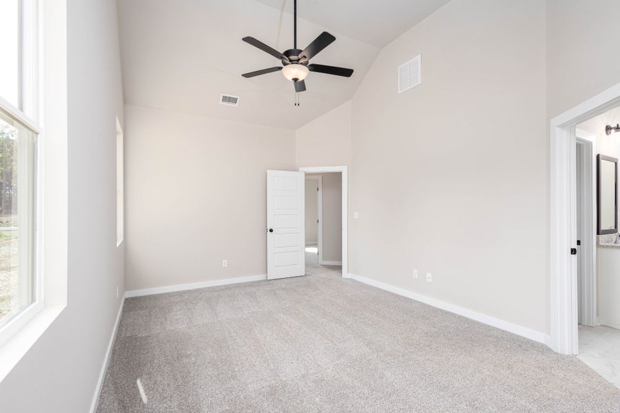 Spacious, unfurnished interior of a new home in Woodland Farms, Dickson (Image 27).