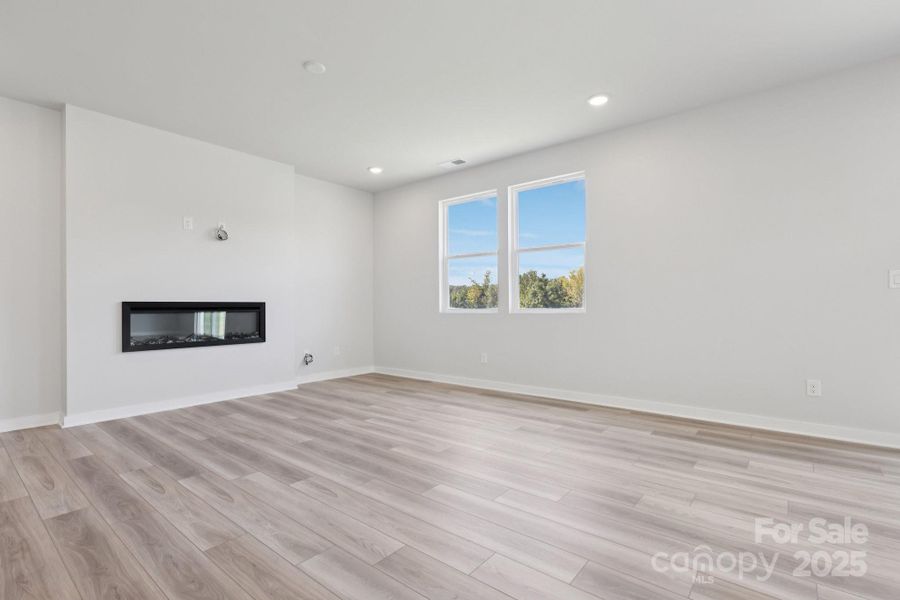 Spacious, unfurnished interior of a new home in Blue Sky Meadows, Monroe (Image 6).