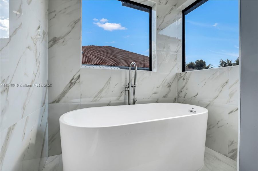 Close-up of interior finishes inside a home in , Plantation (Image 22).