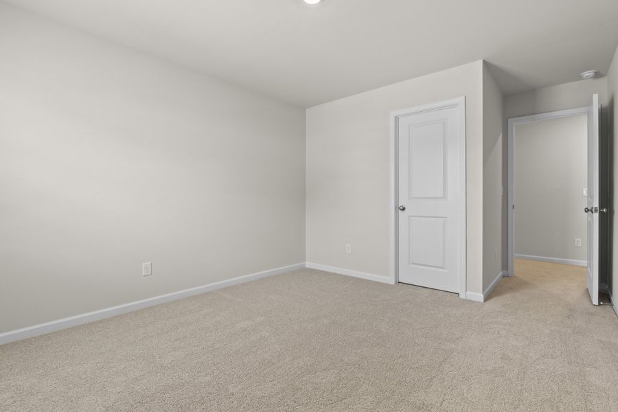 Spacious, unfurnished interior of a new home in Harmon Hill Estates, Hopkins (Image 22).