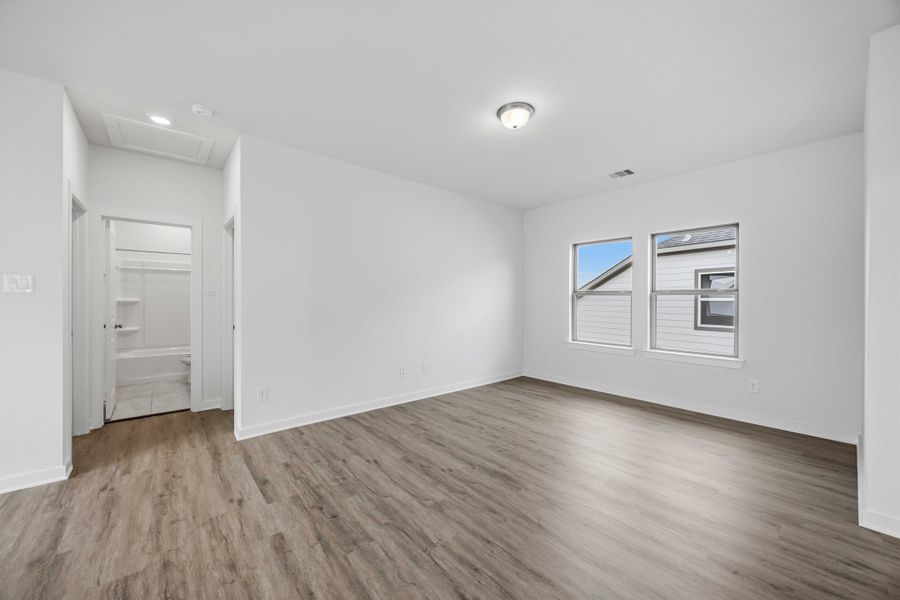 Spacious, unfurnished interior of a new home in La Segarra 40', Brookshire (Image 38). Spacious, unfurnished interior of a new home in La Segarra 40', Brookshire (Image 38).