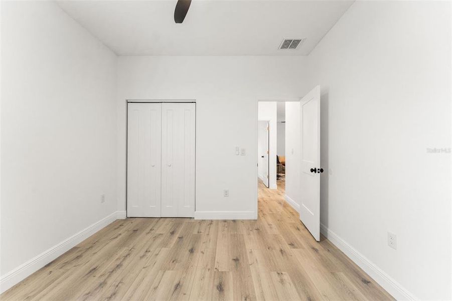 Spacious, unfurnished interior of a new home in , Tampa (Image 20).