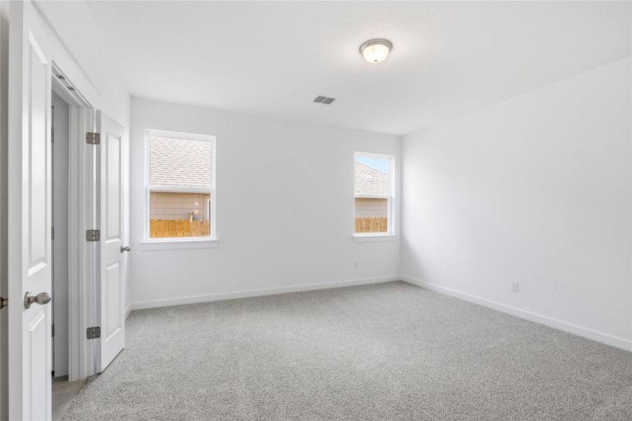 Spacious, unfurnished interior of a new home in Creeks Crossing, Elgin (Image 23). Spacious, unfurnished interior of a new home in Creeks Crossing, Elgin (Image 23).