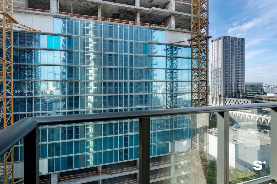 Condo located in Miami, FL showcasing its design and architecture (Image 22).