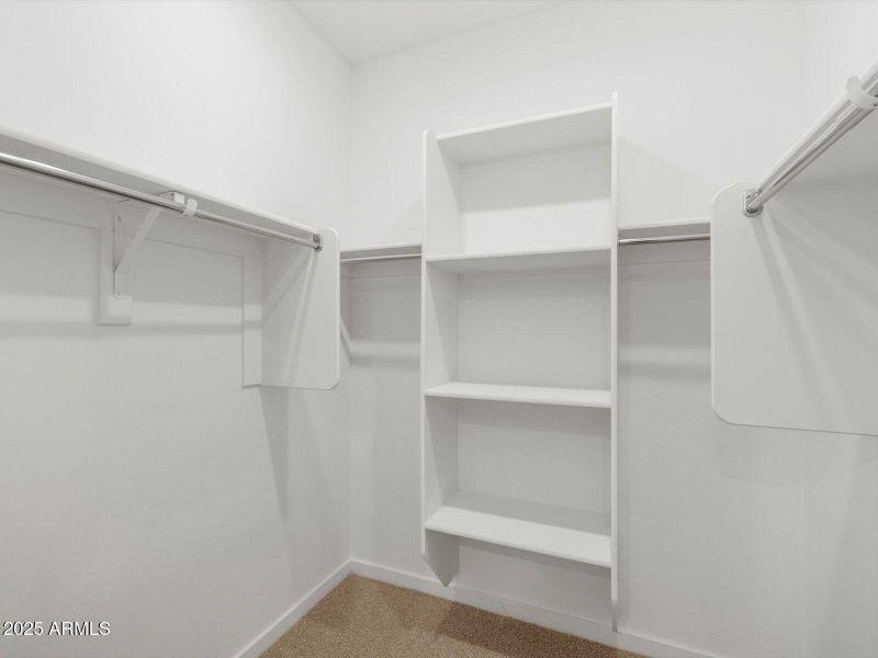 Walk-In Closet Walk-In Closet