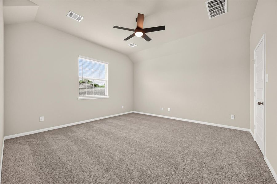 Spacious, unfurnished interior of a new home in River's Edge, Conroe (Image 23). Spacious, unfurnished interior of a new home in River's Edge, Conroe (Image 23).