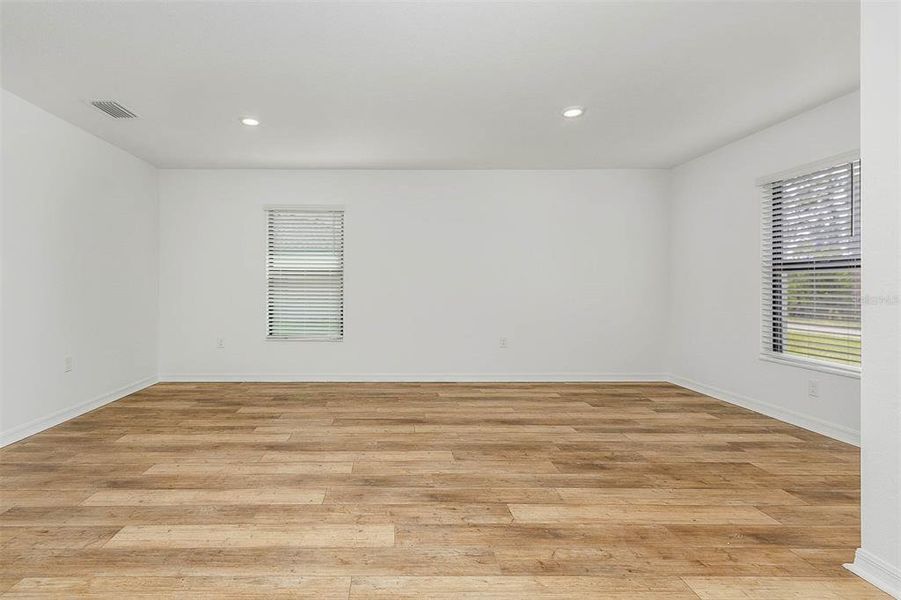 Spacious, unfurnished interior of a new home in , Port Charlotte (Image 12).
