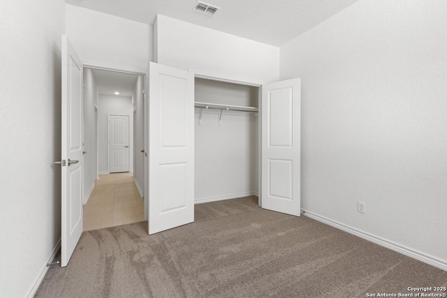 Image 25 of a home in Woodside Farms.