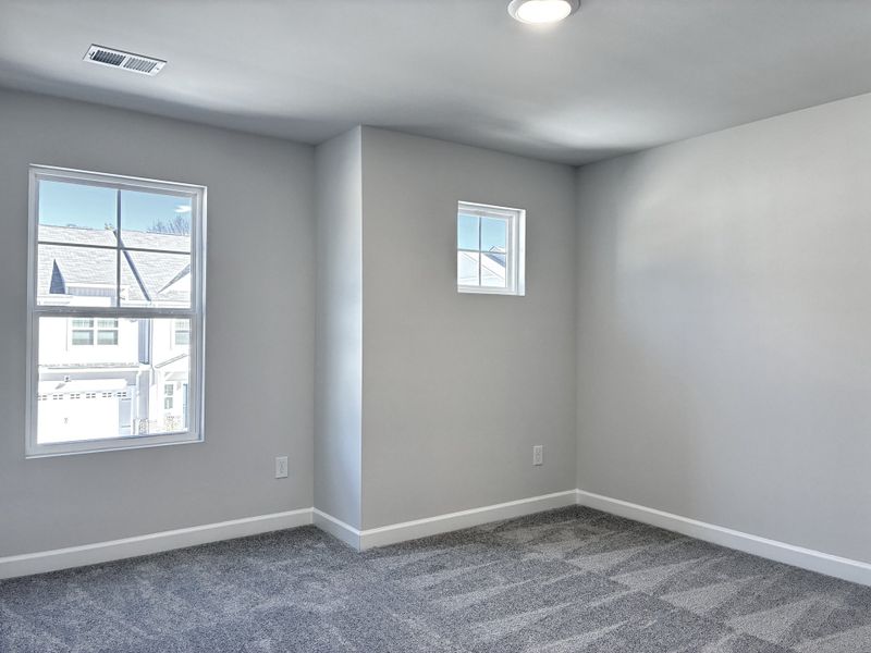 Spacious, unfurnished interior of a new home in Miller Park, Greenville (Image 23).