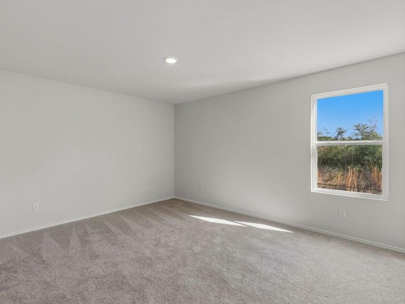 Spacious, unfurnished interior of a new home in Shirey Forest - Branches, Lufkin (Image 23).