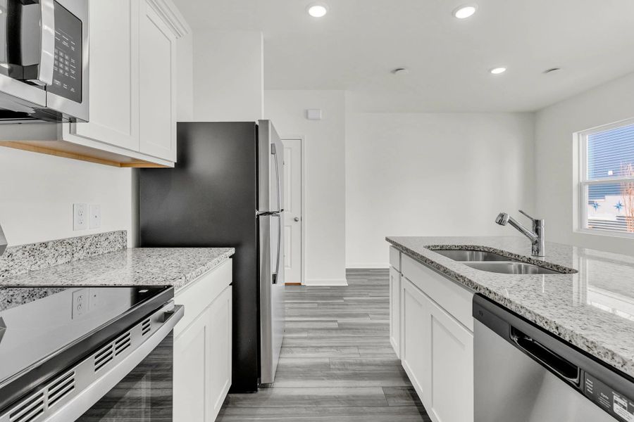 Representative furnished interior of a home built from the Lantern by Starlight Homes in Pinckney Place, North Charleston (Image 13).