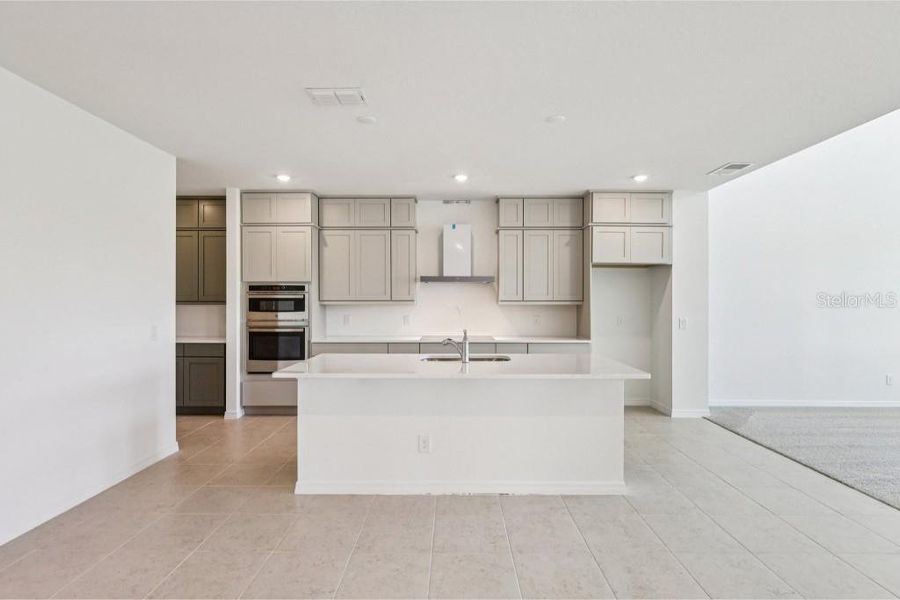 Spacious, unfurnished interior of a new home in Northlake Traditional, Winter Garden (Image 21). Spacious, unfurnished interior of a new home in Northlake Traditional, Winter Garden (Image 21).