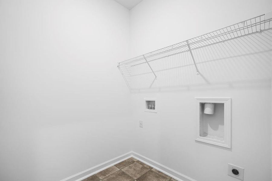 Spacious, unfurnished interior of a new home in Heritage River, Euharlee (Image 19).