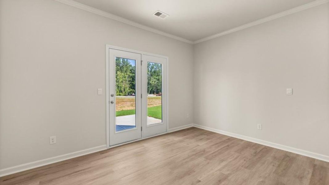 Spacious, unfurnished interior of a new home in Fairhaven, Lithia Springs (Image 12).