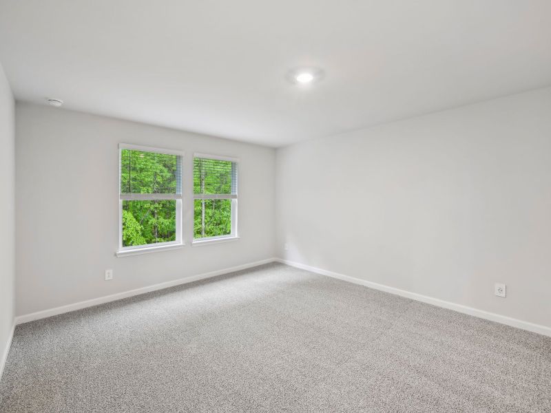 Spacious, unfurnished interior of a new home in Martin Springs - Estate Series, Lawrenceville (Image 18).