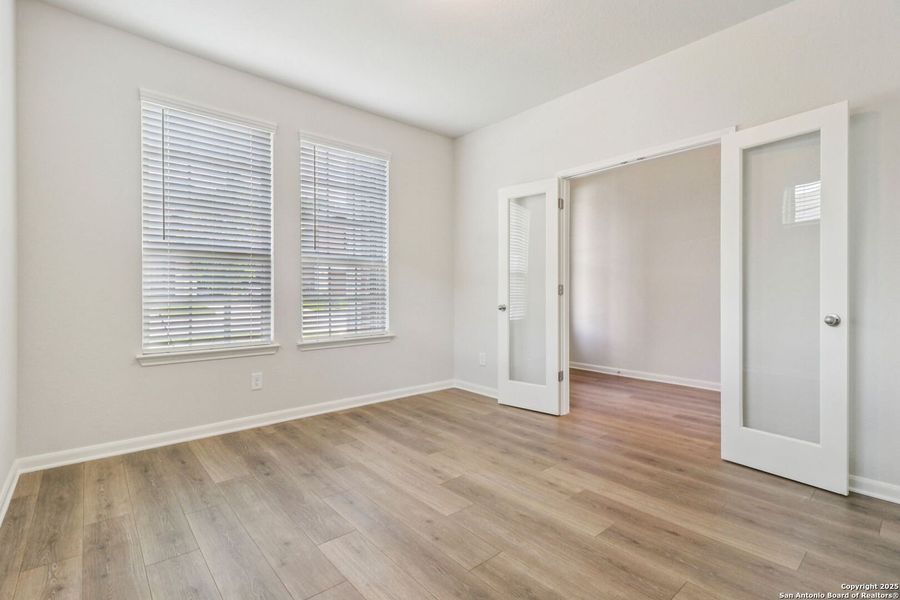 Spacious, unfurnished interior of a new home in Fox Falls, Boerne (Image 40).