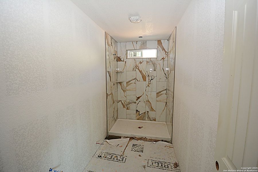 Image 8 of a home in .