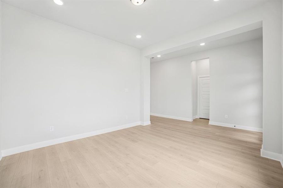 Spacious, unfurnished interior of a new home in Talia – Garden Series, Mesquite (Image 33).