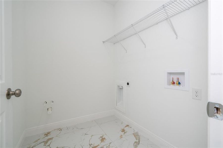 Spacious, unfurnished interior of a new home in , Haines City (Image 31).