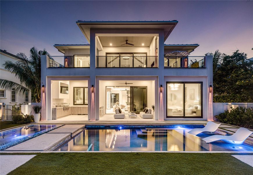 Furnished interior view inside a new home in , Ocean Ridge (Image 51).