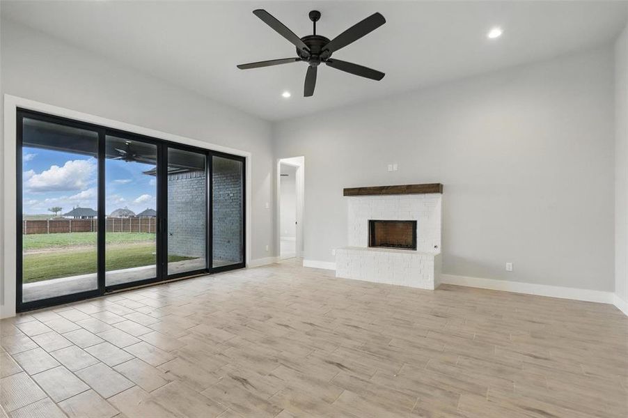 Spacious, unfurnished interior of a new home in Coyote Crossing, Godley (Image 8). Spacious, unfurnished interior of a new home in Coyote Crossing, Godley (Image 8).