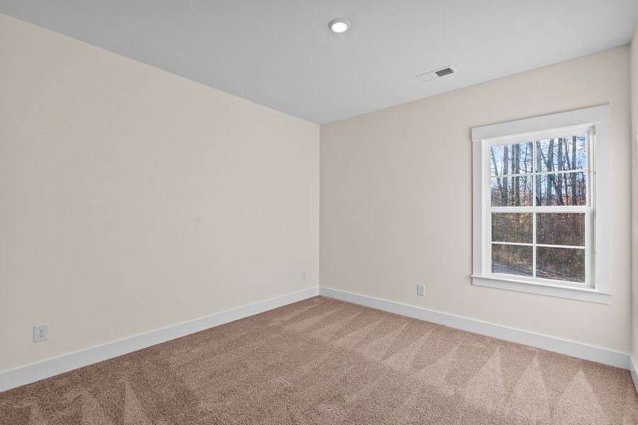 Spacious, unfurnished interior of a new home in Fieldstone, Lexington (Image 39).