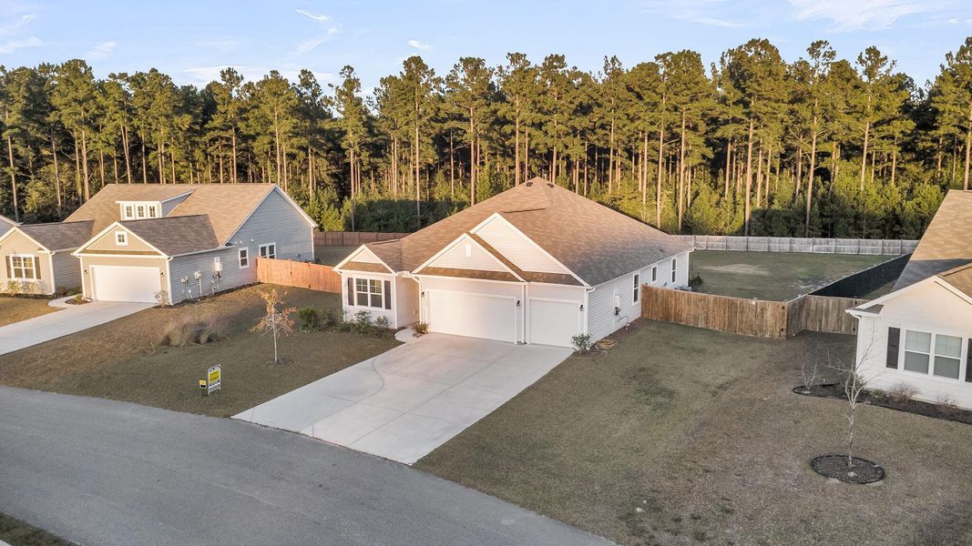 Image 81 of a home in French Quarter Creek.