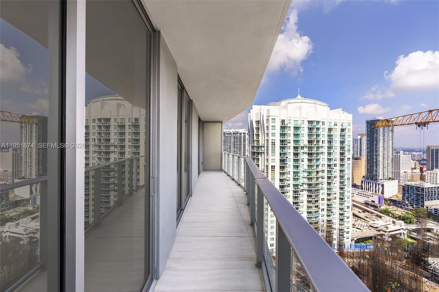 Condo located in Miami, FL showcasing its design and architecture (Image 3).