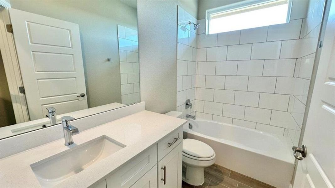 Furnished interior view inside a new home in Rock Creek Ranch, Fort Worth (Image 8). Furnished interior view inside a new home in Rock Creek Ranch, Fort Worth (Image 8).